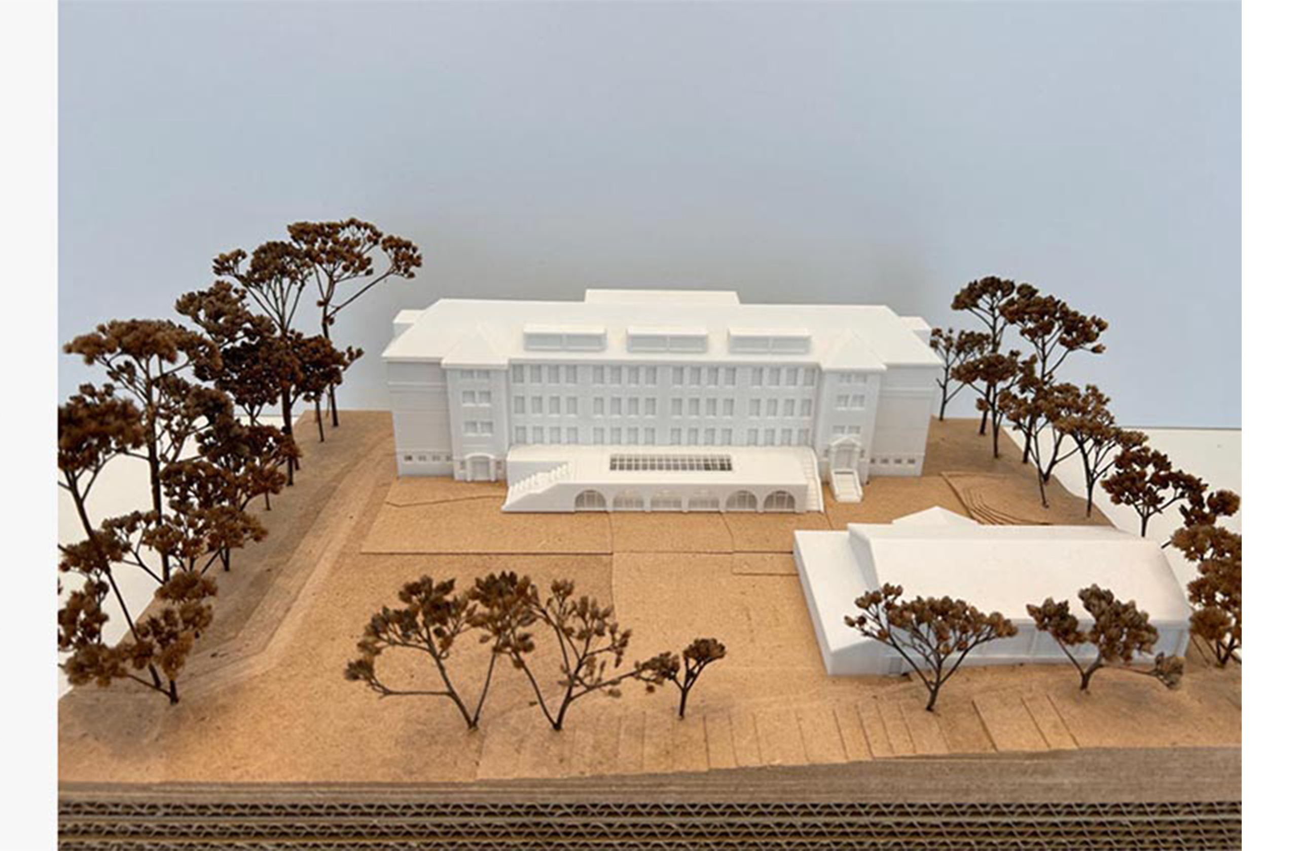 Architekturmodell der GGS Hölterschule mit Erweiterungsbau und Schulhof