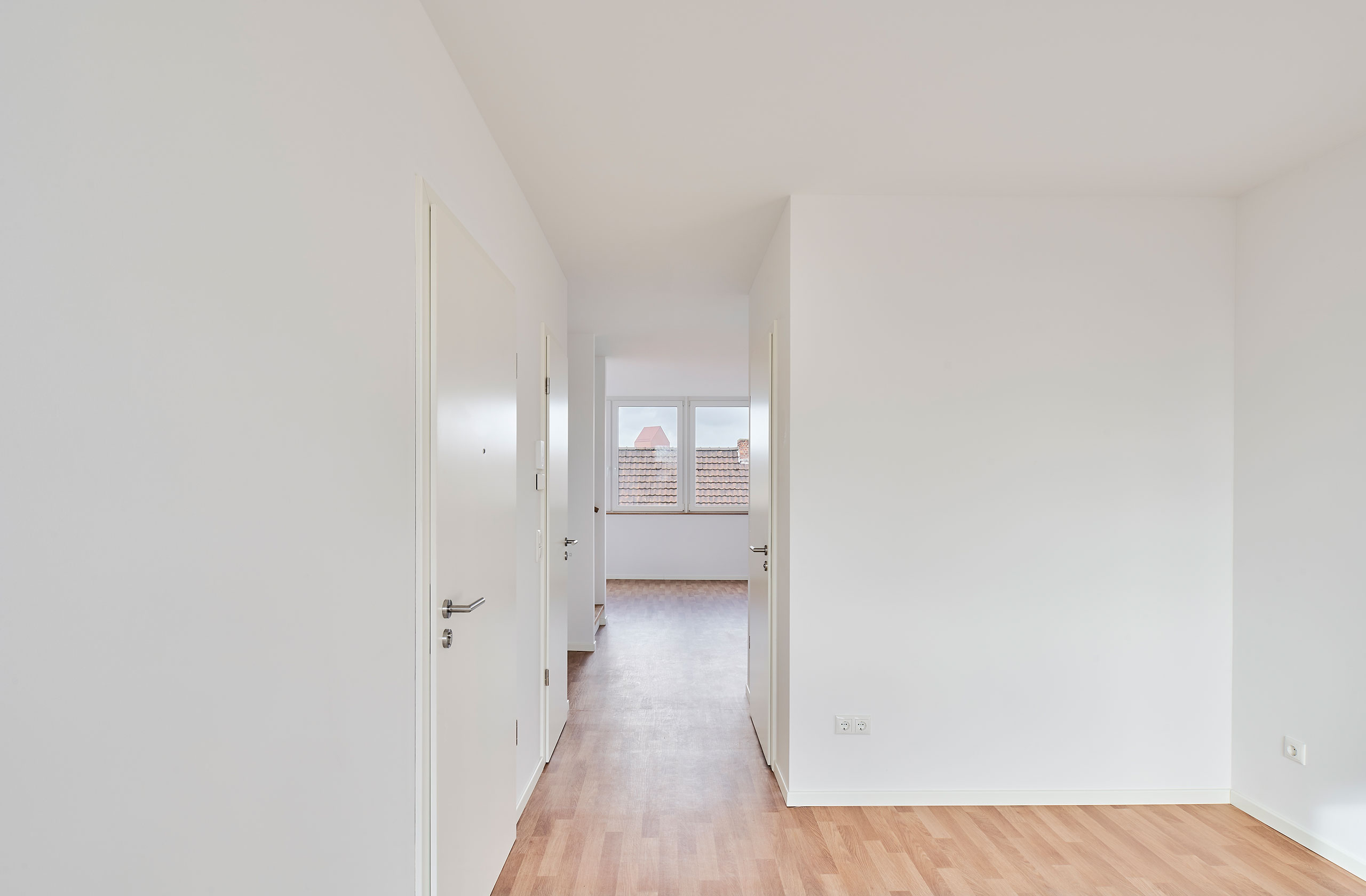 Durchgangsraum mit Blick auf Fenster