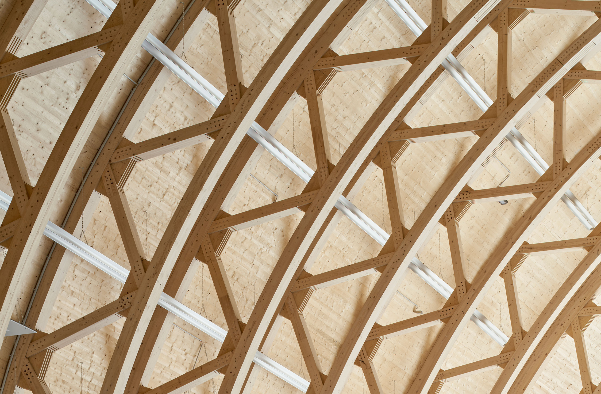 Deckenkonstruktion aus Holz im Luftschiffhangar in Mülheim