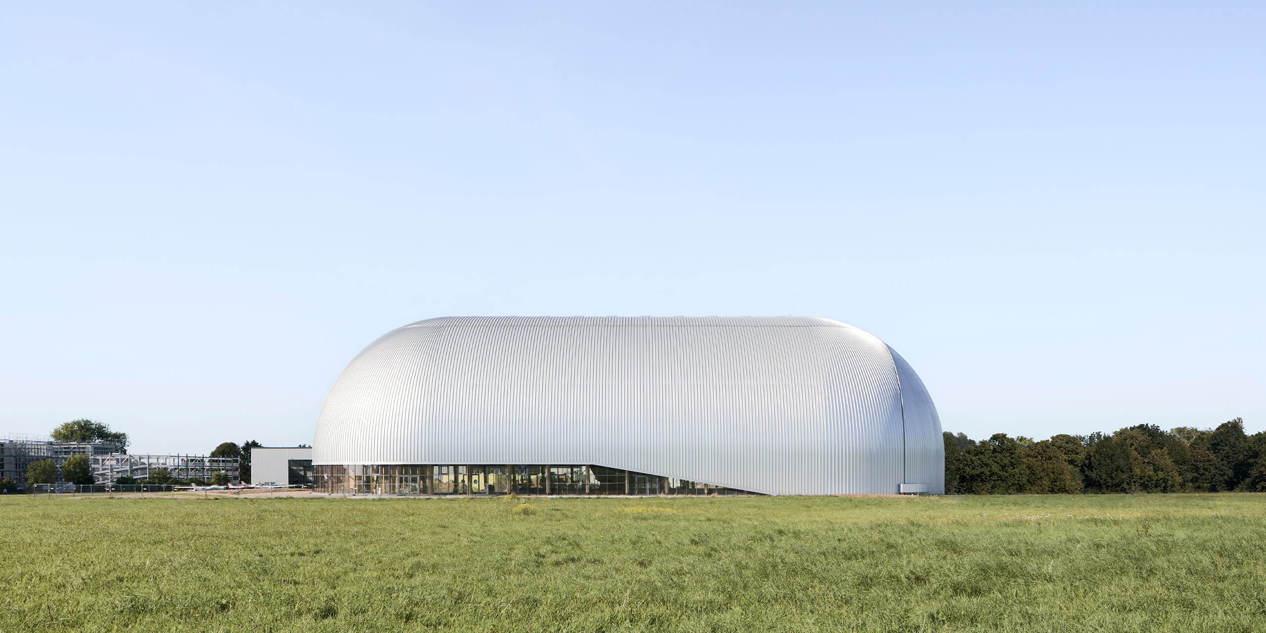 Außenansicht des Luftschiffhangars in Mülheim an der Ruhr, entworfen von Smyk Fischer Architekten