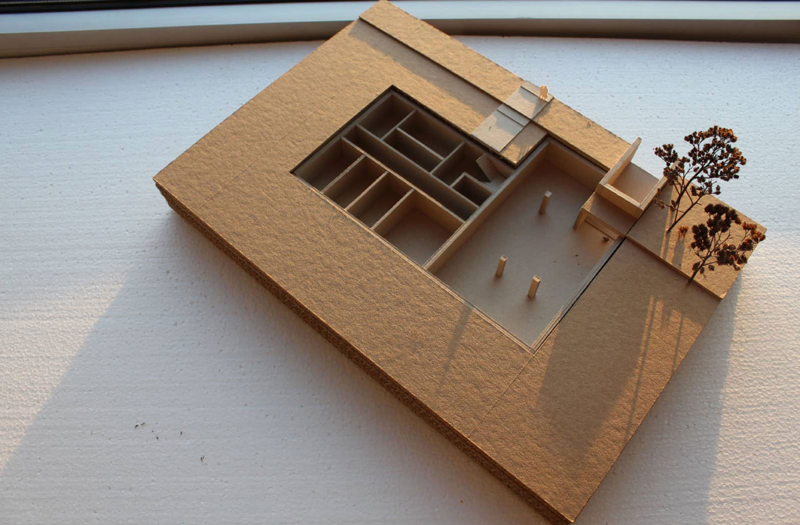 Architekturmodell der Wohnbebauung in Draufsicht mit Raumaufteilung